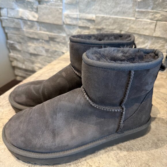 UGG™|  Women's Classic Mini II | Gray | US 6 | Worn Insid | Excellent Condition - Picture 2 of 9